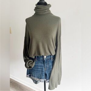 NWT SEN Revolve Long Flare Sleeve Ribbed Turtleneck Top in Green